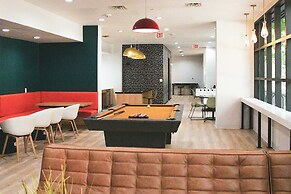 Upstay - Condo With Pool-gym-games-bbq - Walk to Uoft