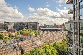 Refined 3-bedroom Condo