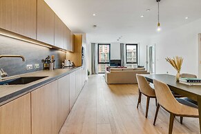 Refined 3-bedroom Condo