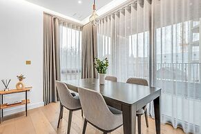 Exploring London Wonder