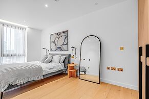 Exploring London Wonder