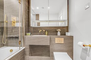 Exploring London Wonder