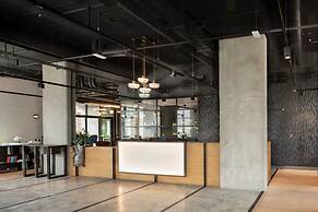 Exploring London Wonder