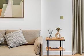 Exploring London Wonder