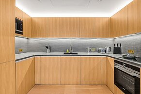 Exploring London Wonder