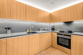 Exploring London Wonder