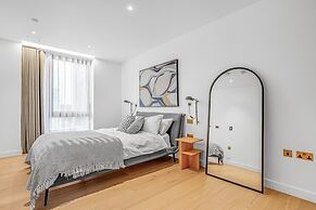 Exploring London Wonder