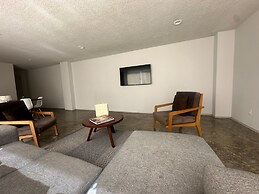 Modern Polanco Stay - Parking- Elevator- Sleeps 10