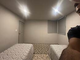 Modern Polanco Stay - Parking- Elevator- Sleeps 10