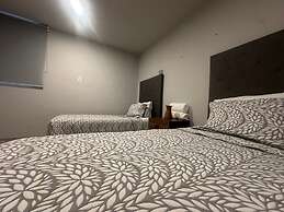 Modern Polanco Stay - Parking- Elevator- Sleeps 10