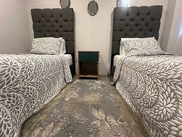 Modern Polanco Stay - Parking- Elevator- Sleeps 10