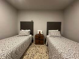 Modern Polanco Stay - Parking- Elevator- Sleeps 10