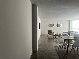 Modern Polanco Stay - Parking- Elevator- Sleeps 10