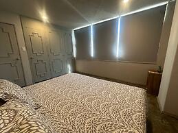 Modern Polanco Stay - Parking- Elevator- Sleeps 10