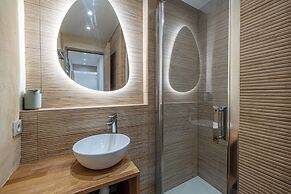 Renovated Flat 250m From the Beach - Town Centre - 2br/6p