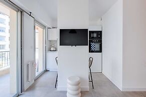 Beautiful Flat With Balcony - 200m From the Beach