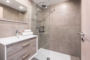 Beautiful Flat With Balcony - 200m From the Beach