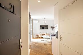 Charming 1 Bedroom Apartment- Heart of Cannes