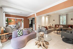Luxurious Villa With Heated Pool 5br/10p - Cannes