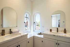 Luxurious Villa With Heated Pool 5br/10p - Cannes