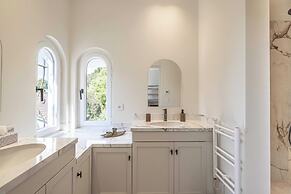 Luxurious Villa With Heated Pool 5br/10p - Cannes