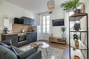 Sublime 2 Bedroom Apart.- Cannes Residential Area