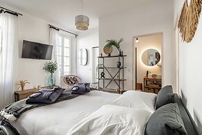Sublime 2 Bedroom Apart.- Cannes Residential Area
