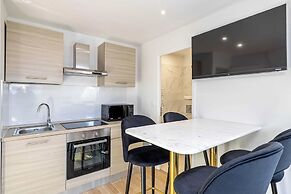 Large Renovated Studio - Bright - 1br/4p