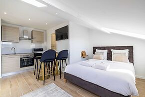 Large Renovated Studio - Bright - 1br/4p