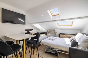 Large Renovated Studio - Bright - 1br/4p