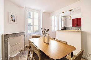 Beautiful T2 in the Heart of Suquet - 5min Beach