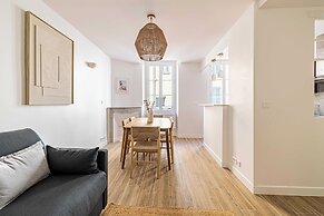 Beautiful T2 in the Heart of Suquet - 5min Beach