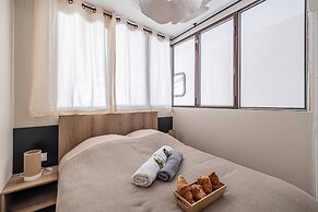 Sunny Getaway With Balcony and A/C in Antibes