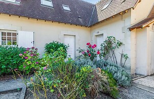 Charming House With Garden in Residence With Pool