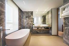 Luxurious Apartment With Terrace