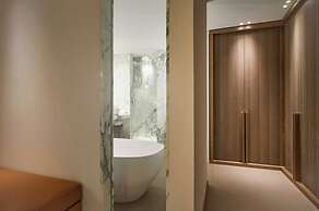 Luxurious Apartment With Terrace