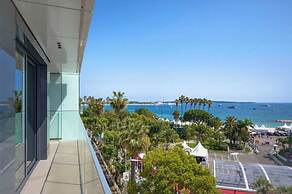 Luxurious Apartment With Terrace