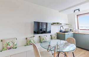 Beautiful Renovated Studio on Port de Deauville