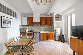 Charming Apartment in the Heart of Le Suquet