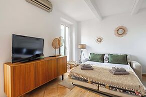 Charming Apartment in the Heart of Le Suquet