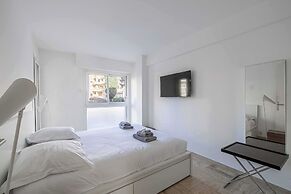 Charming Apartment on Boulevard Alexandre III