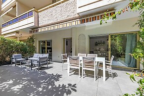 Standing Flat 3P, 2 min From the Croisette