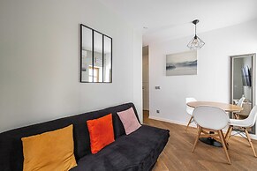 Magnificent Renovated 2 Room Apartment - Terrace - 1br/4p