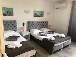 HOTEL LE CASTELET