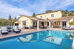 Luxurious Private 6-bed Villa With Pool Mougins
