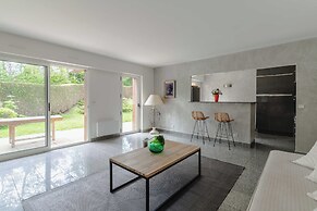 Luxury Haven With Pool, Tennis and Large Garden
