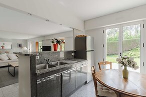 Luxury Haven With Pool, Tennis and Large Garden