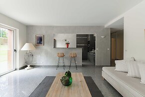 Luxury Haven With Pool, Tennis and Large Garden