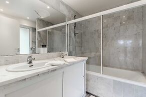 Luxury Haven With Pool, Tennis and Large Garden