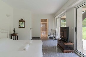 Luxury Haven With Pool, Tennis and Large Garden